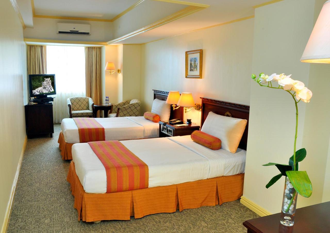 Networld Hotel Spa And Casino Pasay Zewnętrze zdjęcie